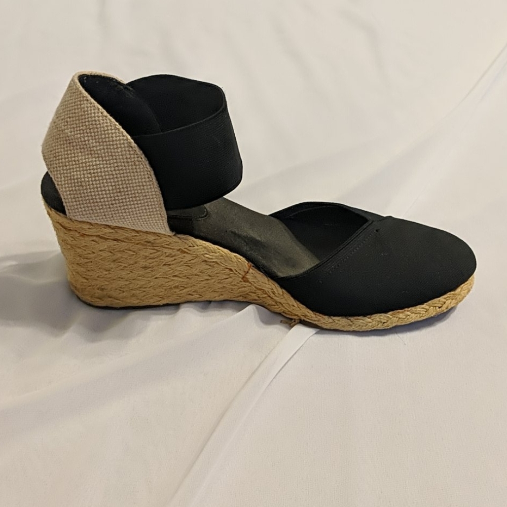 Shoes - Picture 2 of 6